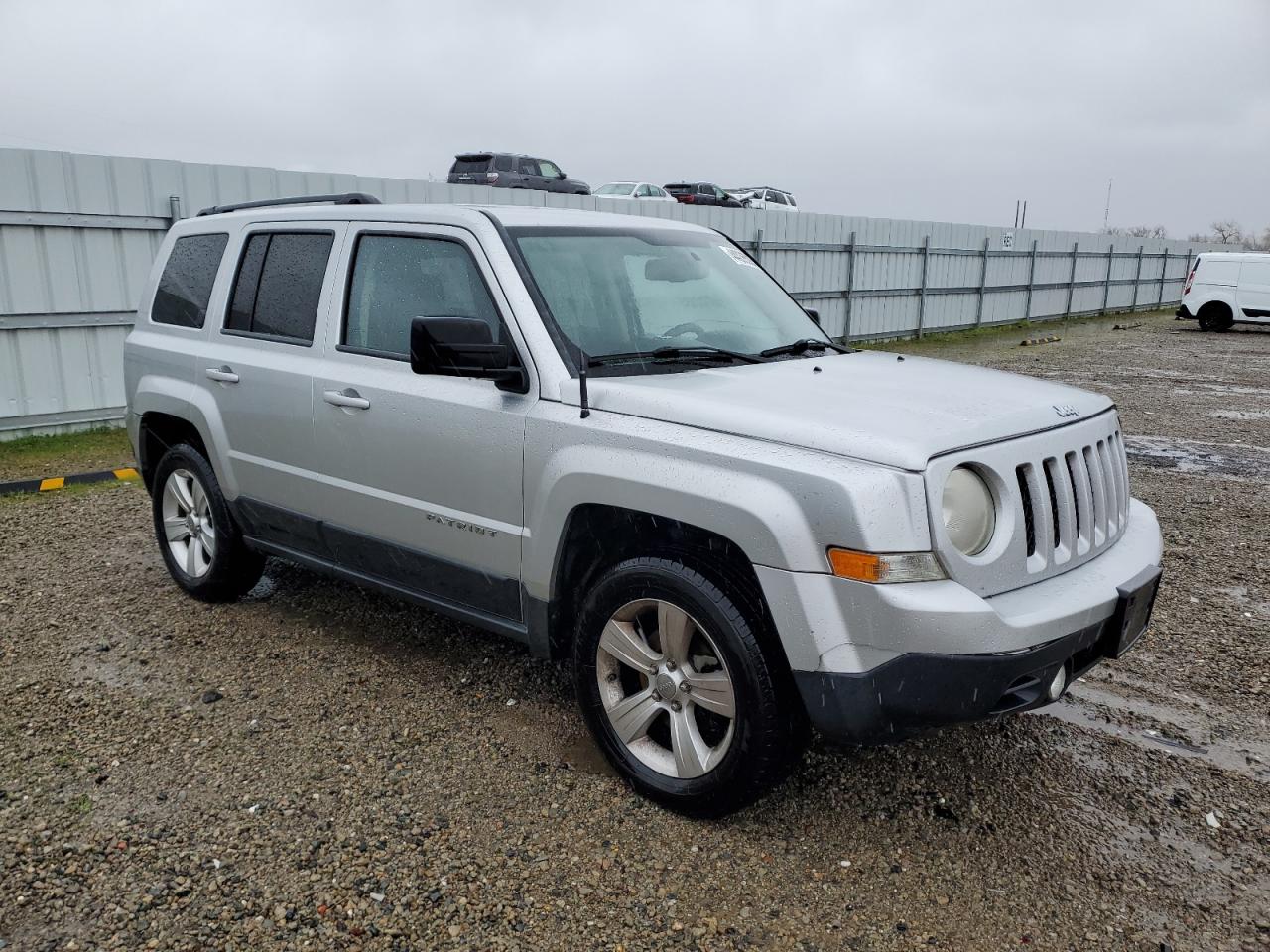 2012 Jeep Liberty (Patriot) - Image 4