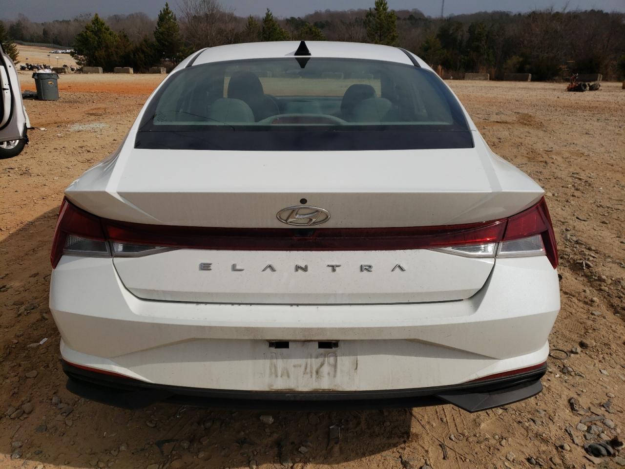 2021 Hyundai Elantra - Image 6