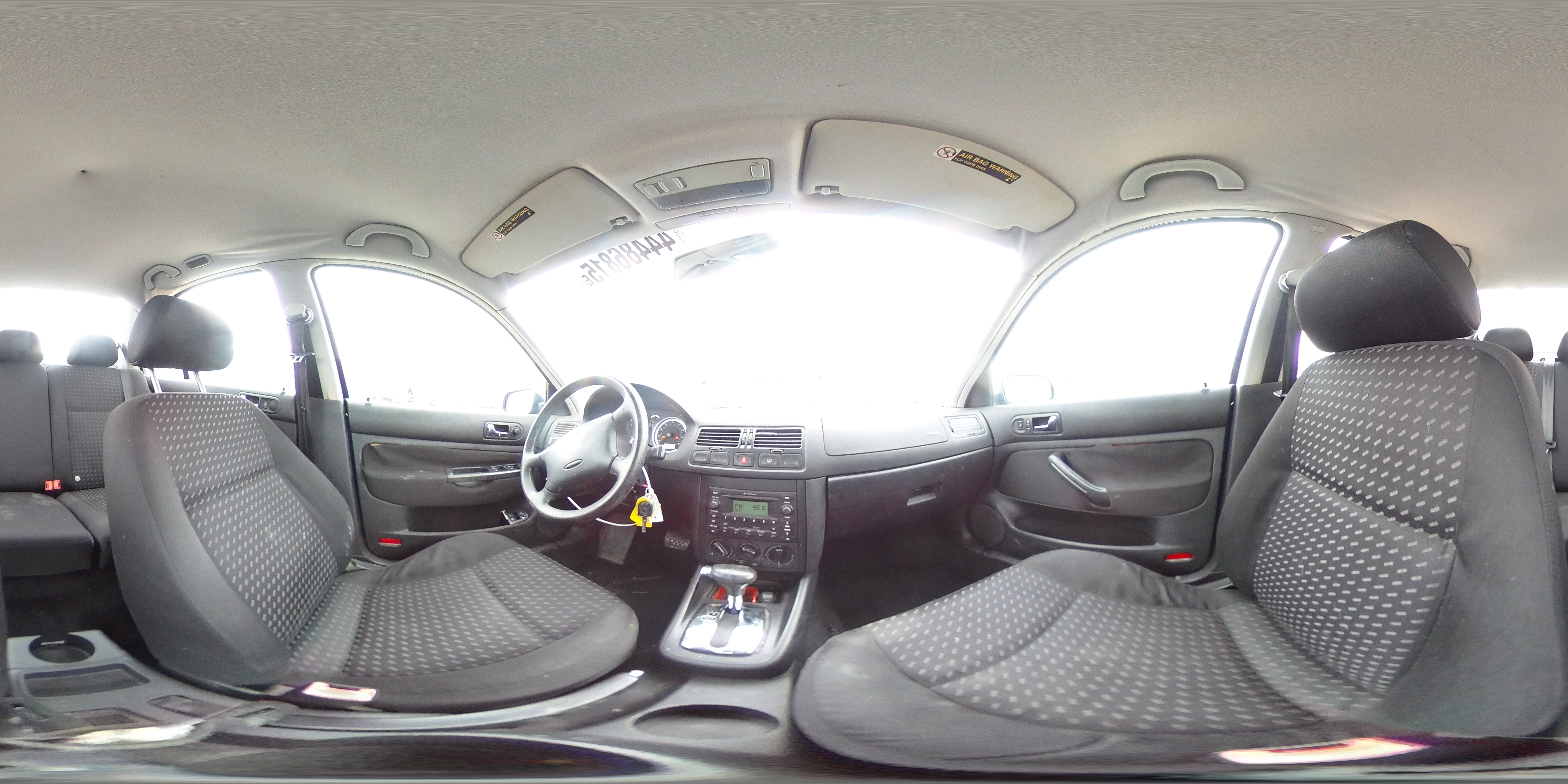 2004 Volkswagen Jetta - Image 13