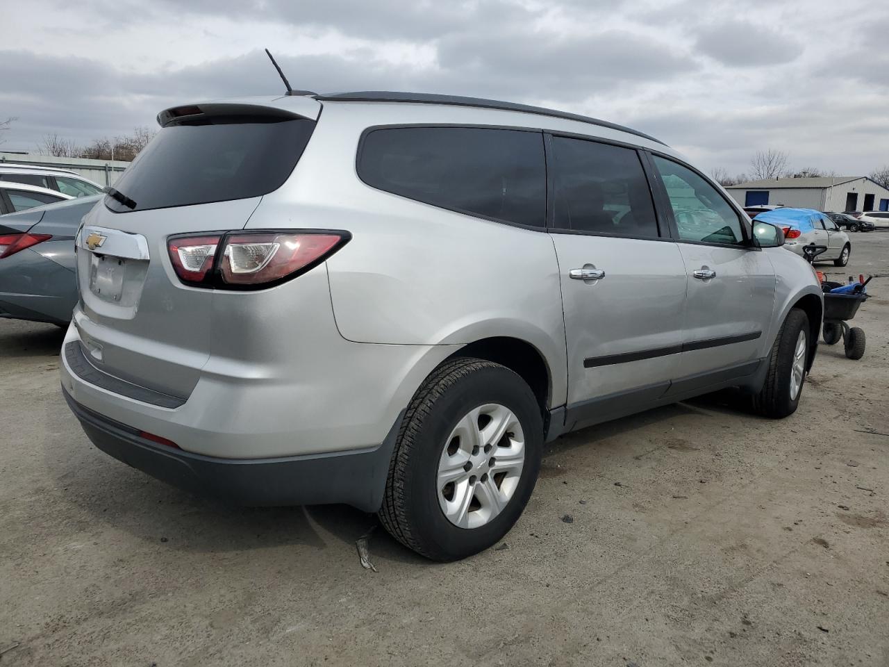2017 Chevrolet Traverse - Image 3