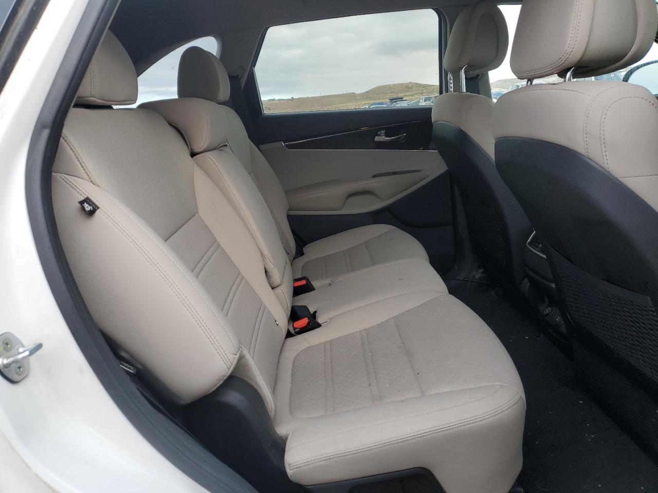 2016 Kia Sorento - Image 10