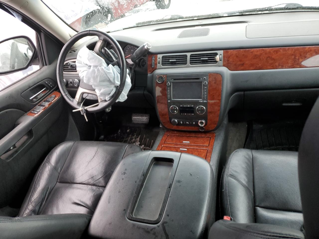 2012 Chevrolet Suburban - Image 8