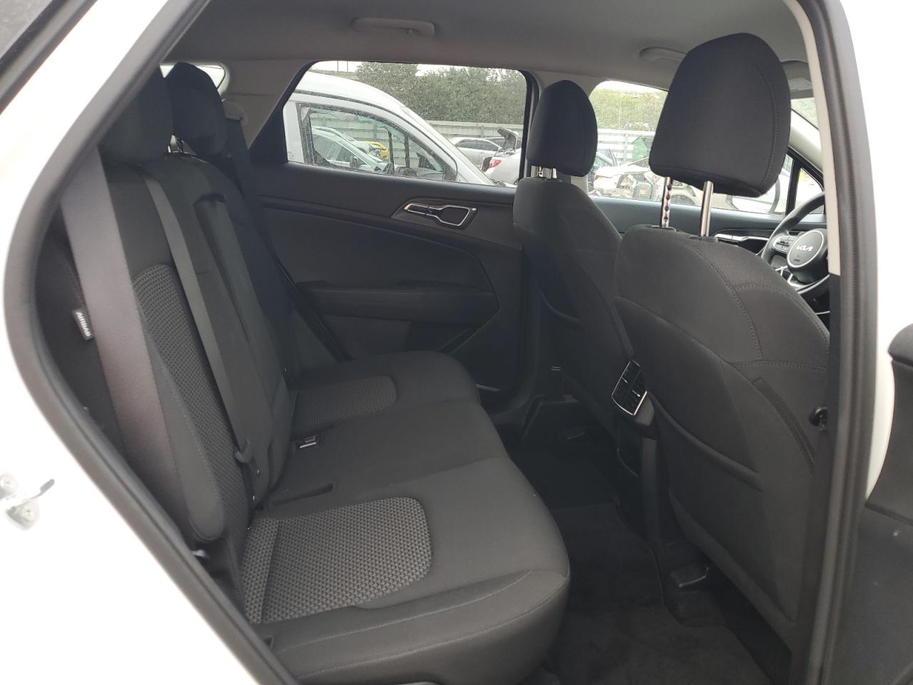 2024 Kia Sportage - Image 11
