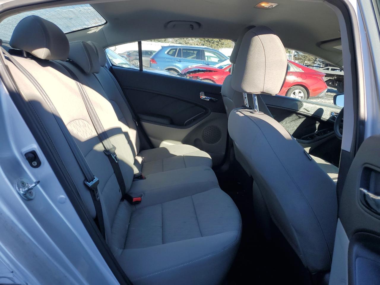 2016 Kia Forte - Image 10