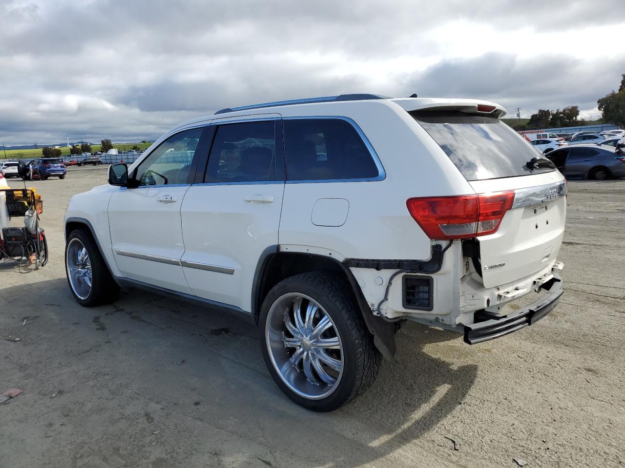 2011 Jeep Grand Cherokee - Image 2