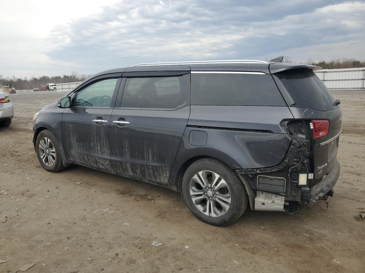 2020 Kia Sedona - Image 2