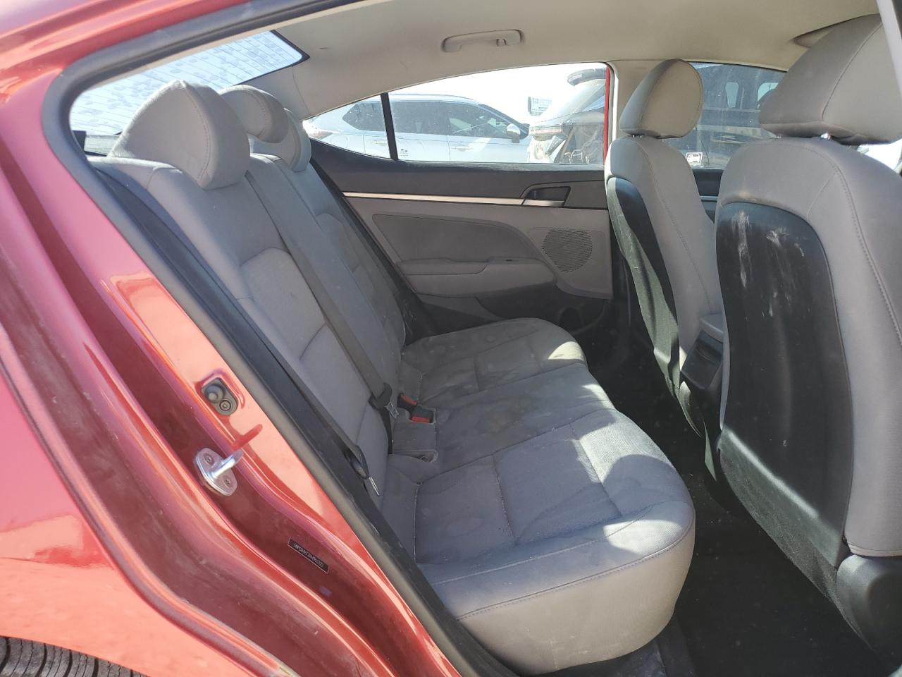 2017 Hyundai Elantra - Image 10