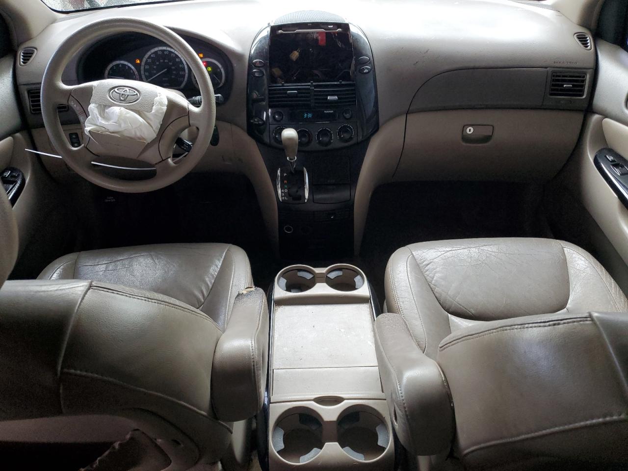 2005 Toyota Sienna - Image 8
