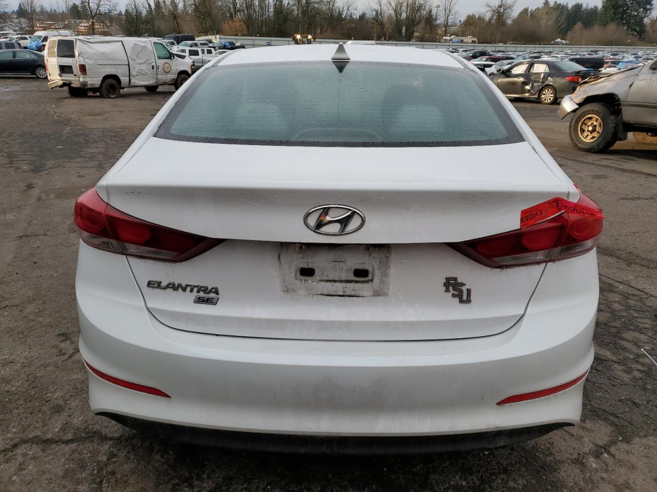 2017 Hyundai Elantra - Image 6