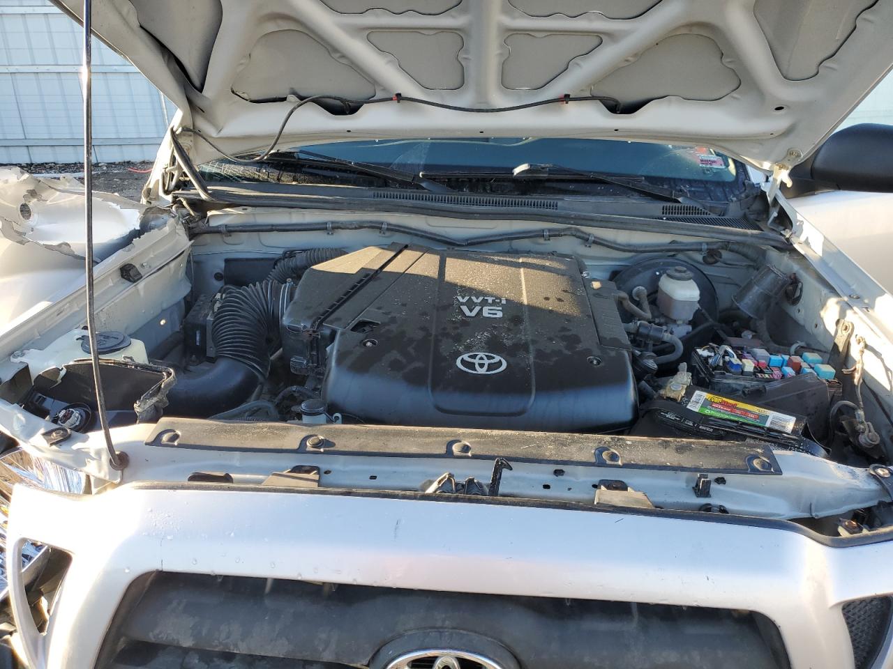 2006 Toyota Tacoma - Image 11