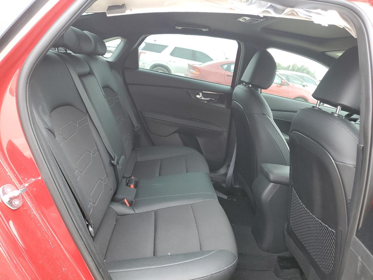 2024 Kia Forte - Image 10
