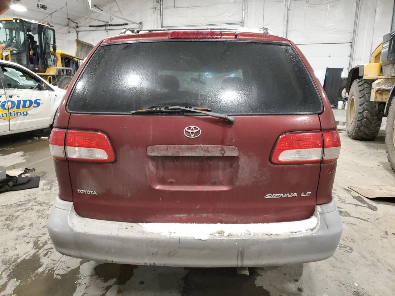 2003 Toyota Sienna - Image 6