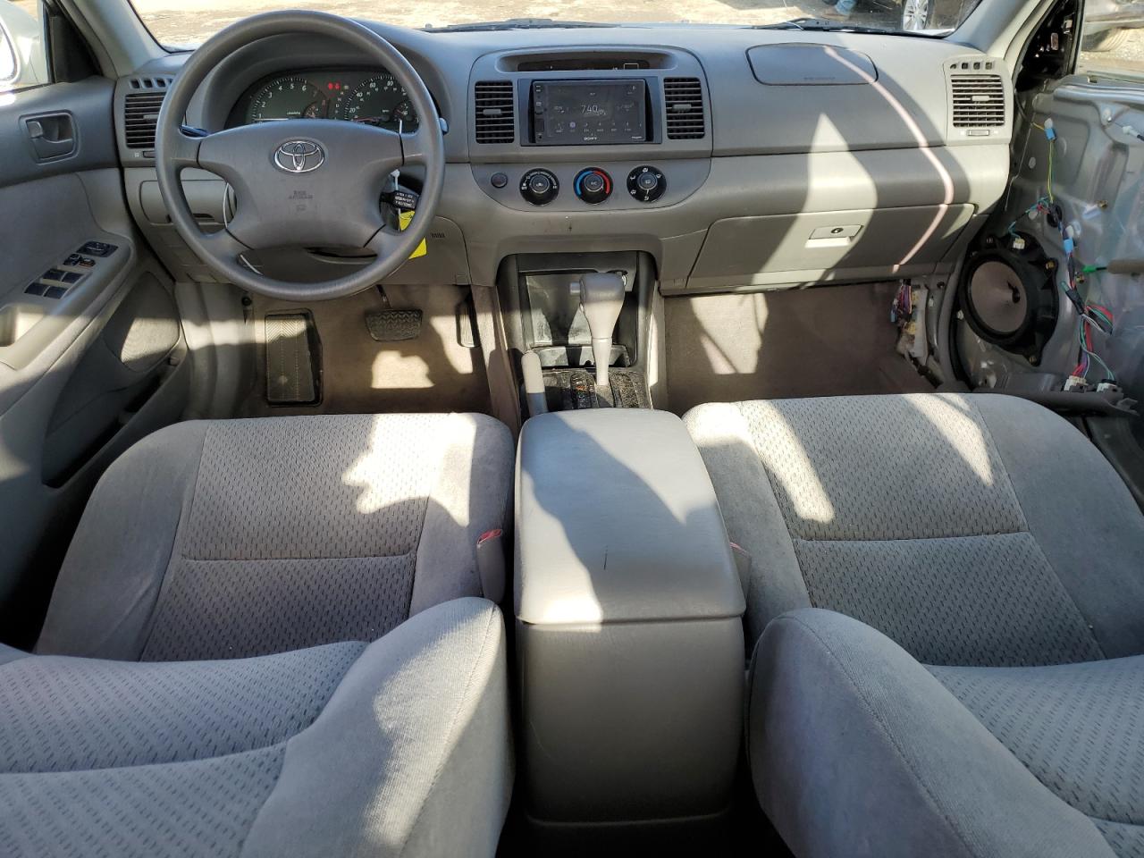 2004 Toyota Camry - Image 8