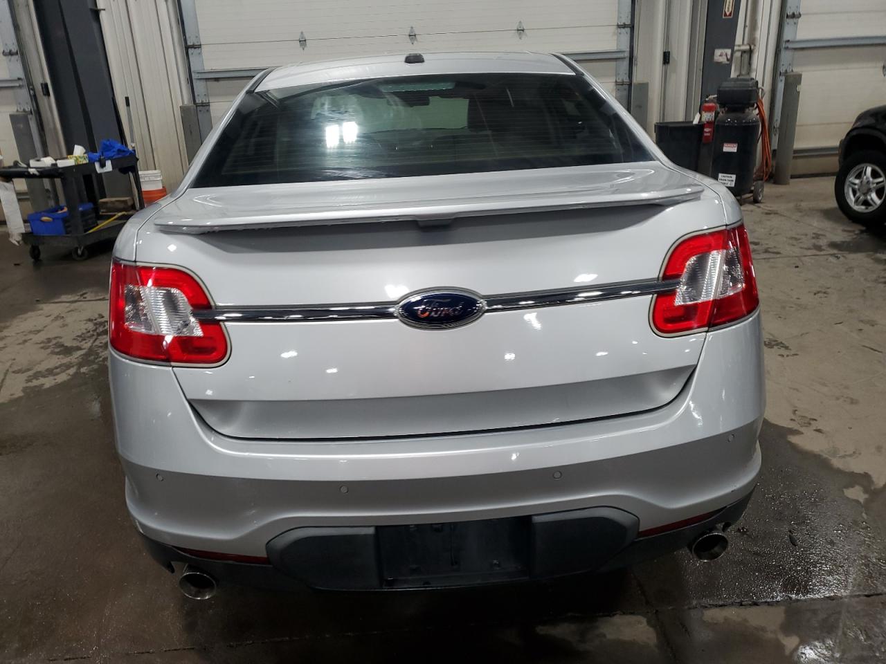 2010 Ford Taurus - Image 6
