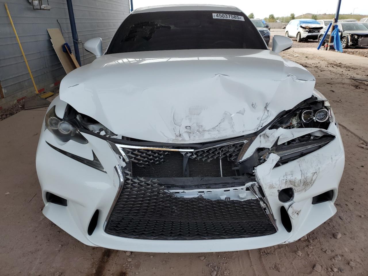 2015 Lexus IS - Image 5