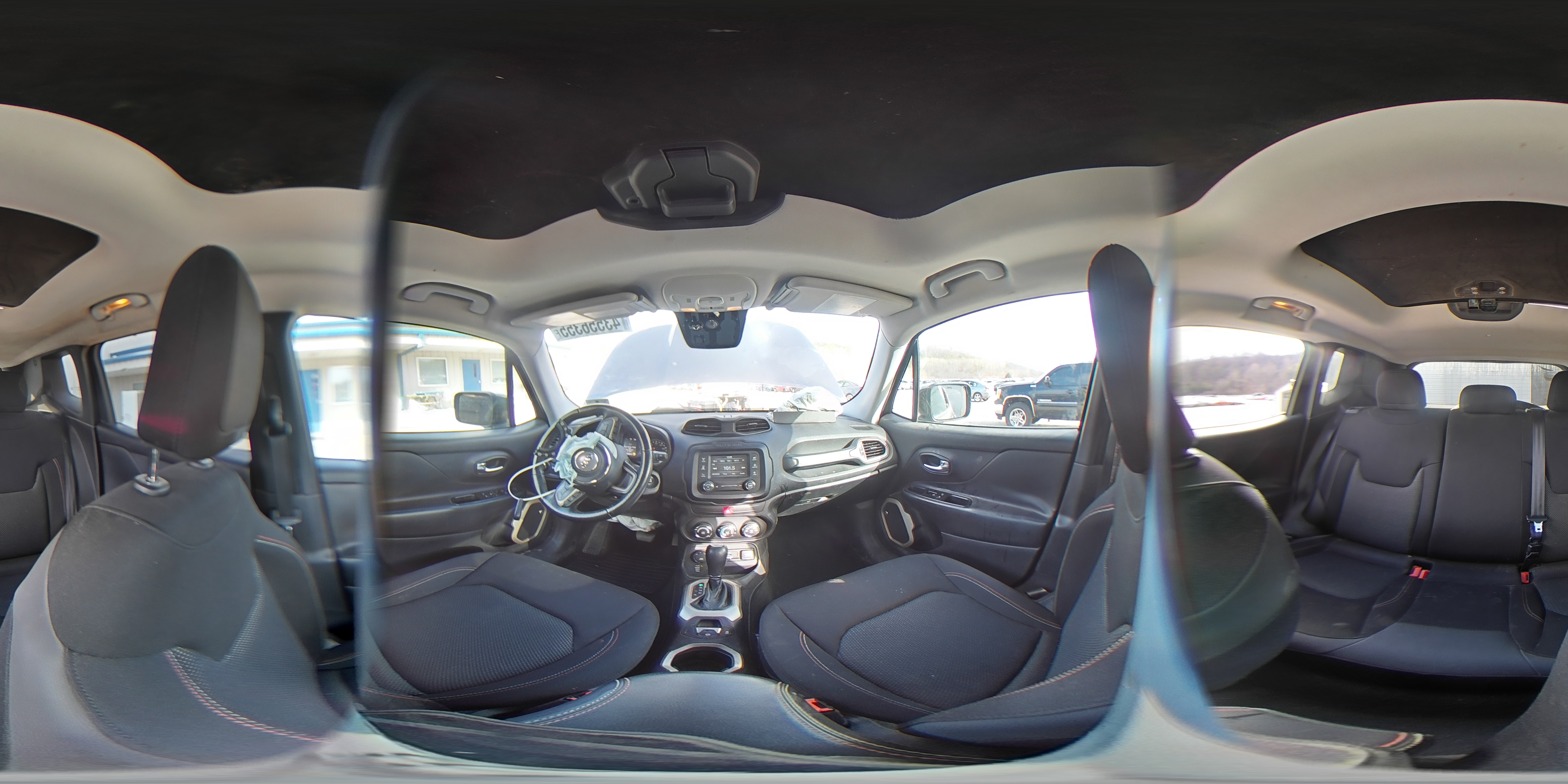 2016 Jeep Renegade - Image 13