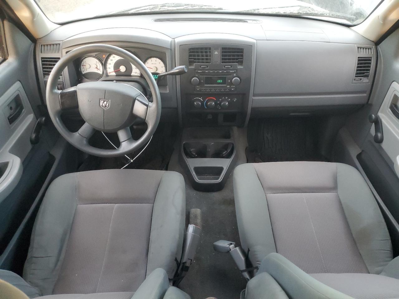 2005 Dodge Dakota - Image 8