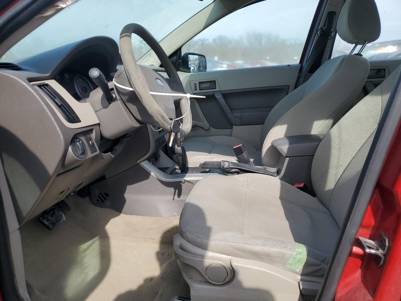 2010 Ford Focus - Image 7