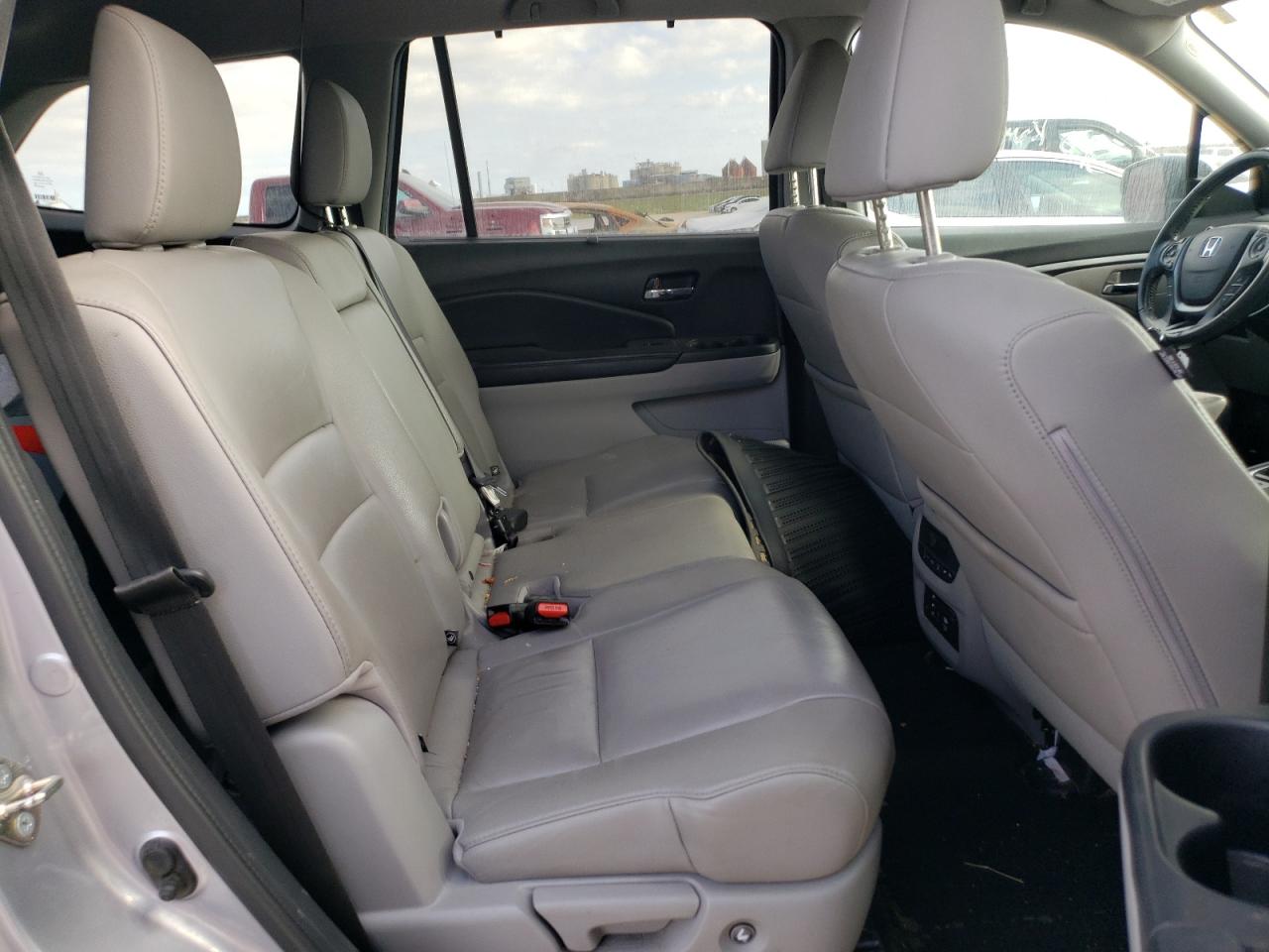 2017 Honda Pilot - Image 12