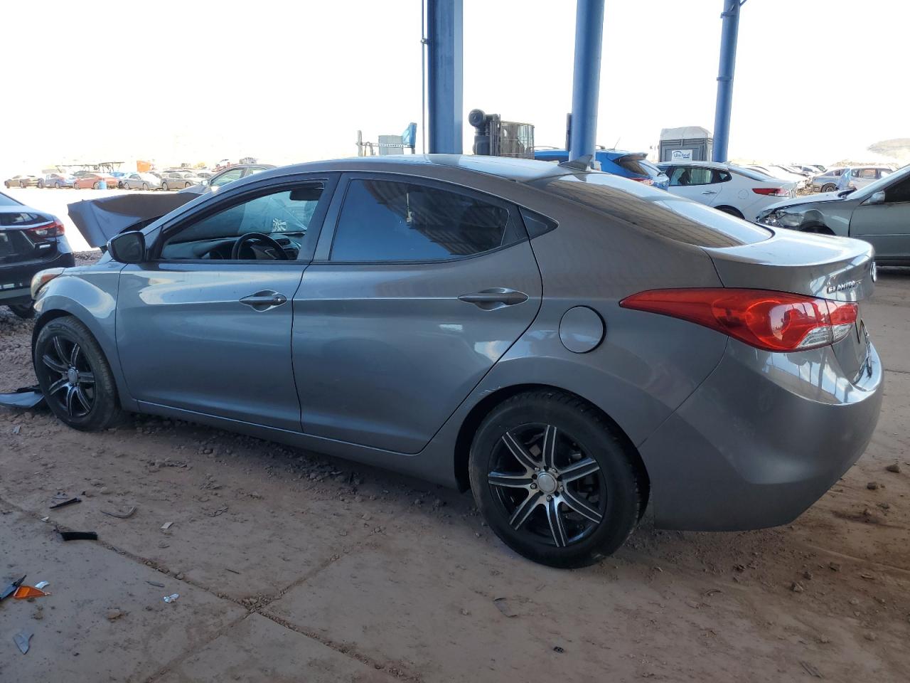 2012 Hyundai Elantra - Image 2