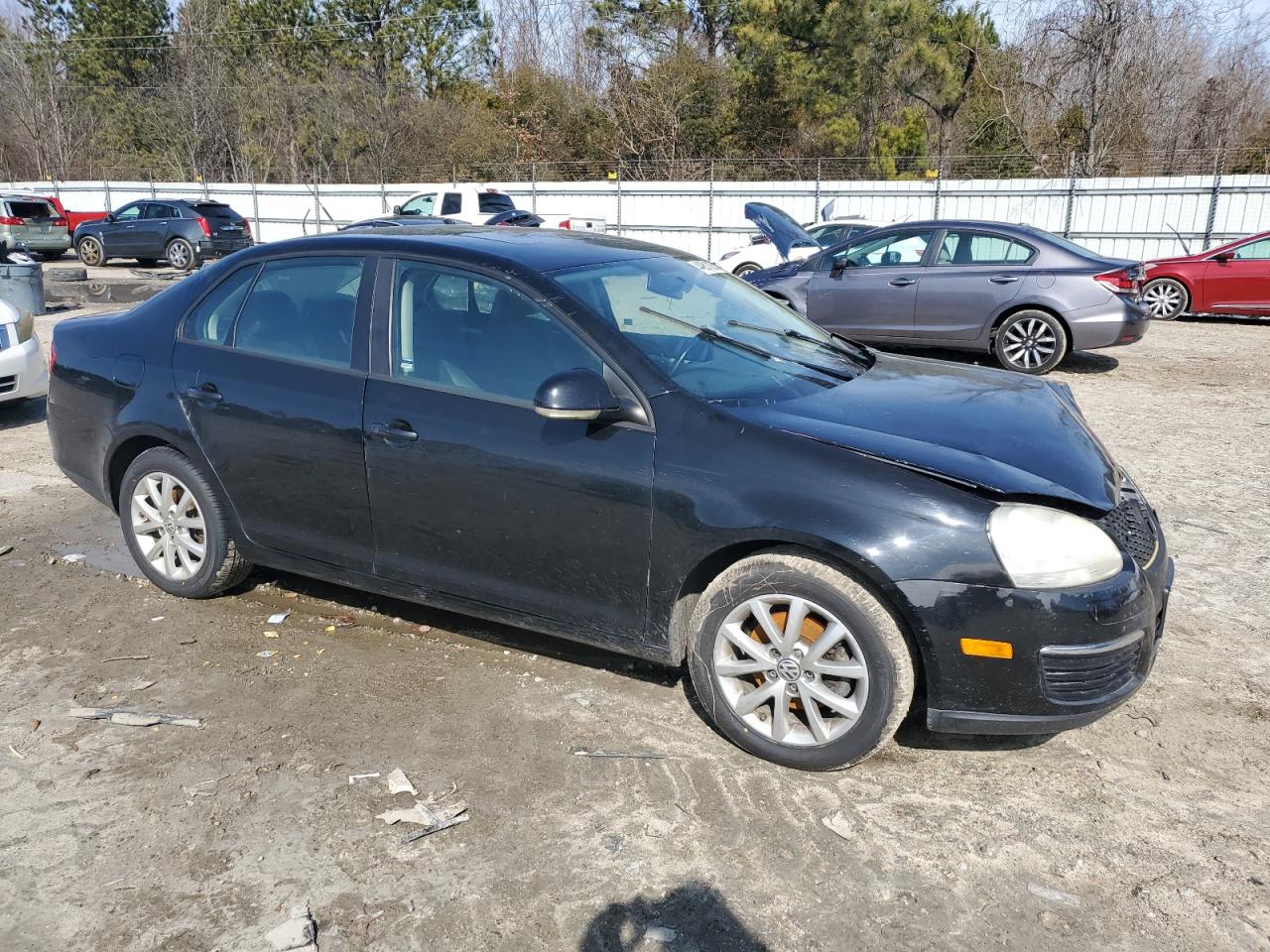 2010 Volkswagen Jetta - Image 4