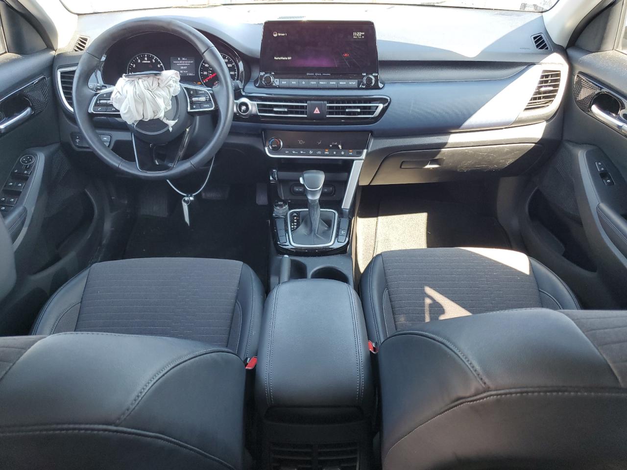 2022 Kia Seltos - Image 8