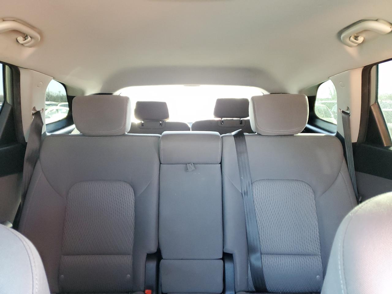 2017 Hyundai Santa Fe - Image 10