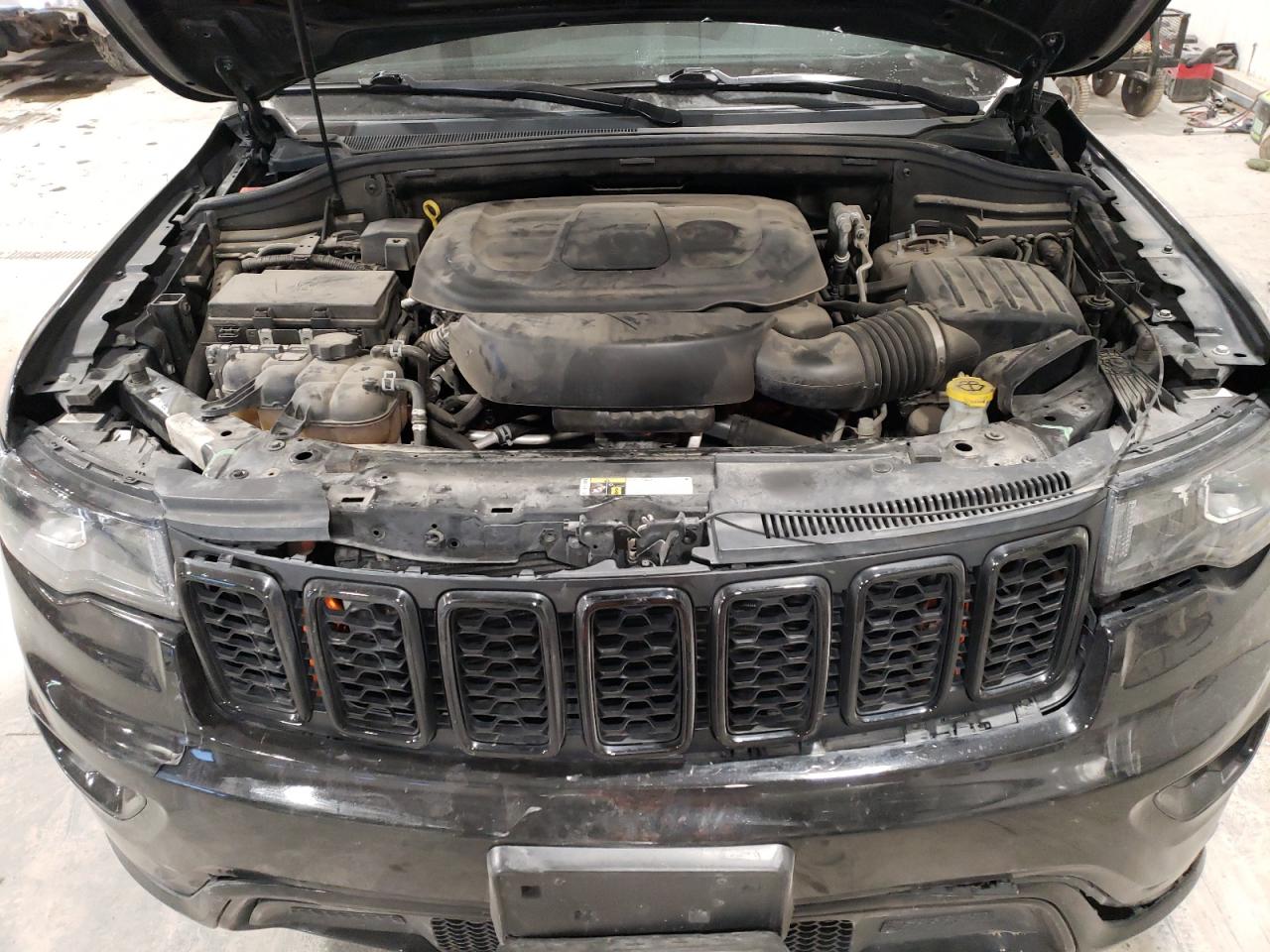 2019 Jeep Grand Cherokee - Image 12