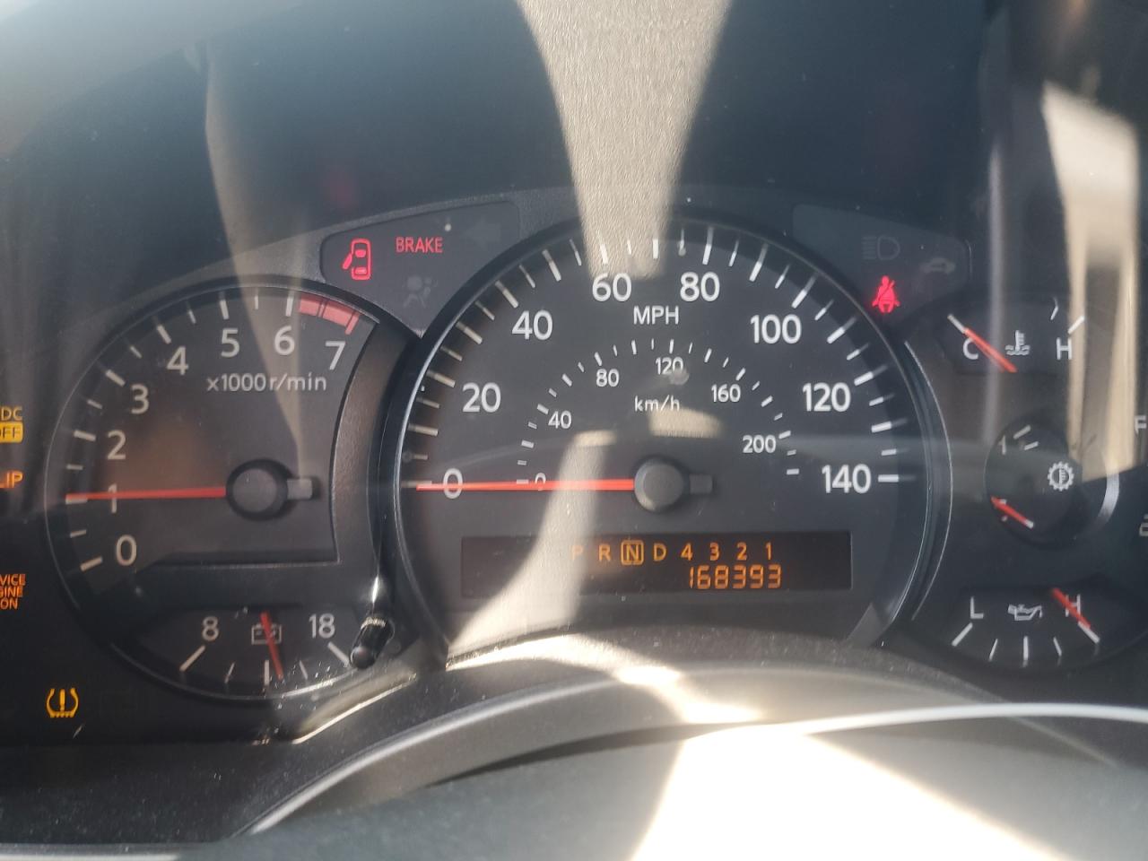 2005 Nissan Armada - Image 9
