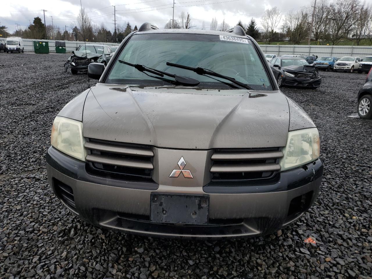 2004 Mitsubishi Endeavor - Image 5