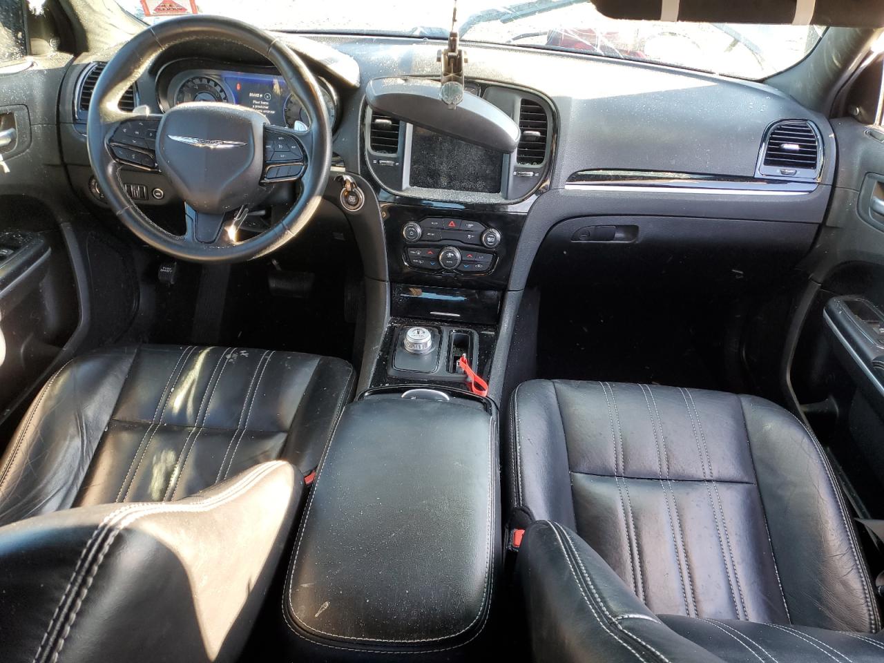 2019 Chrysler 300 - Image 8