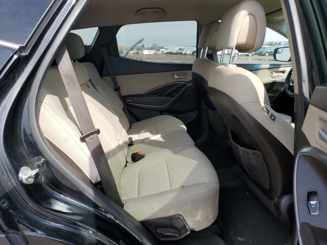 2017 Hyundai Santa Fe - Image 10