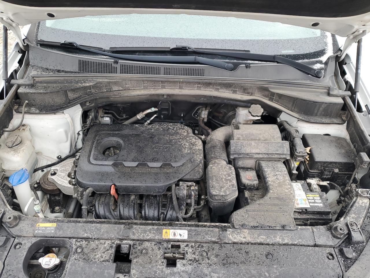 2017 Hyundai Santa Fe - Image 11