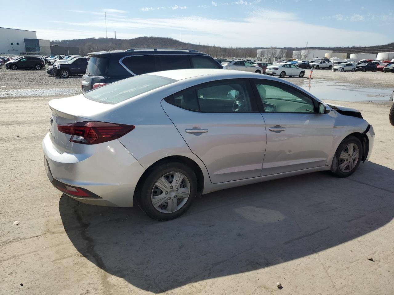 2020 Hyundai Elantra - Image 3