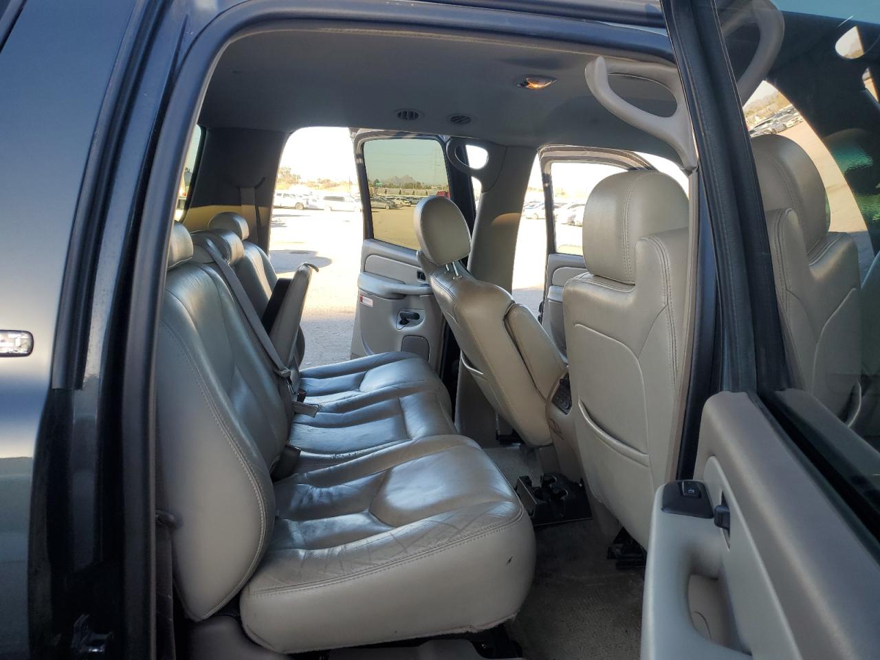 2003 GMC Yukon - Image 12