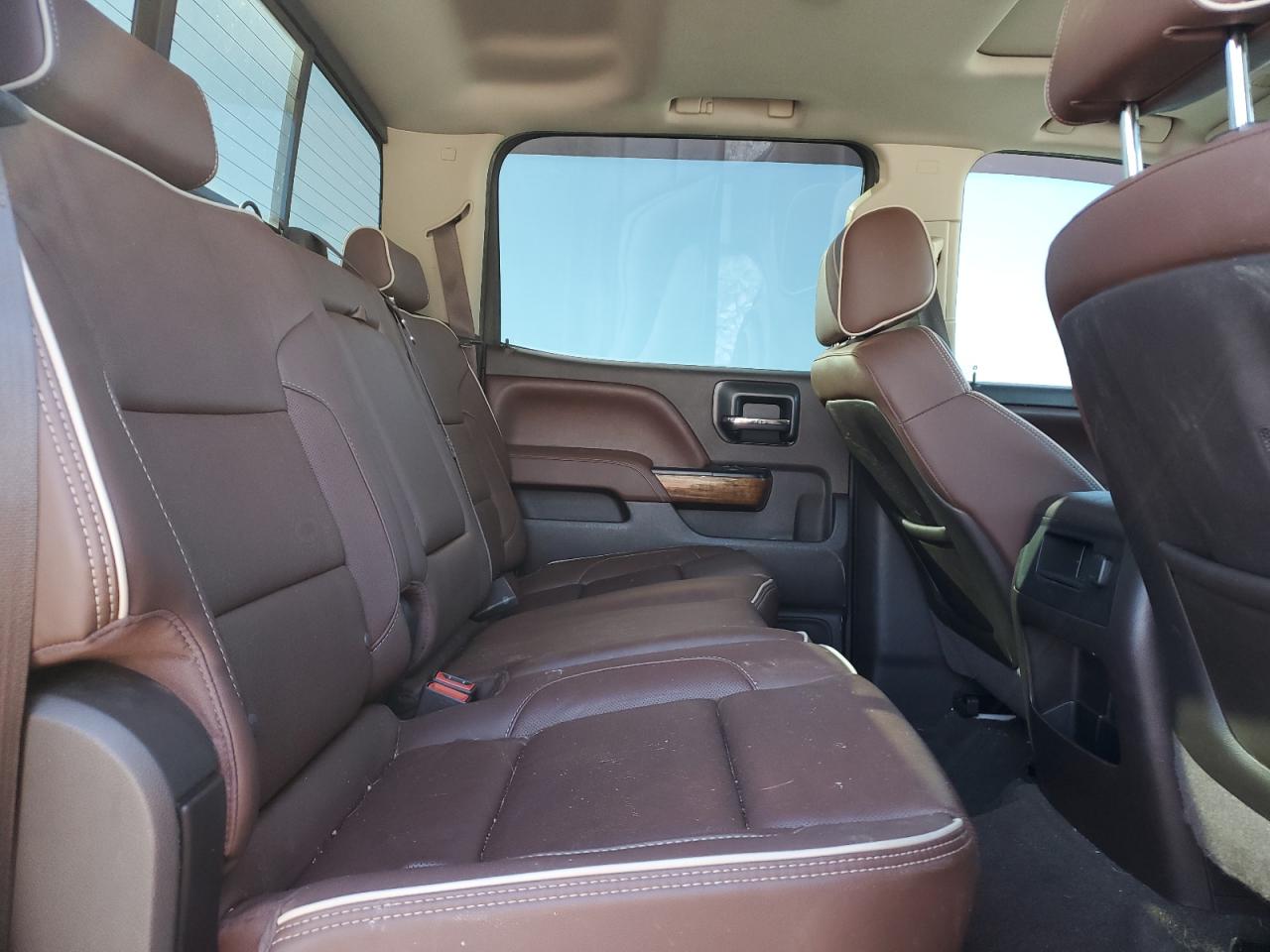 2015 Chevrolet Silverado - Image 11