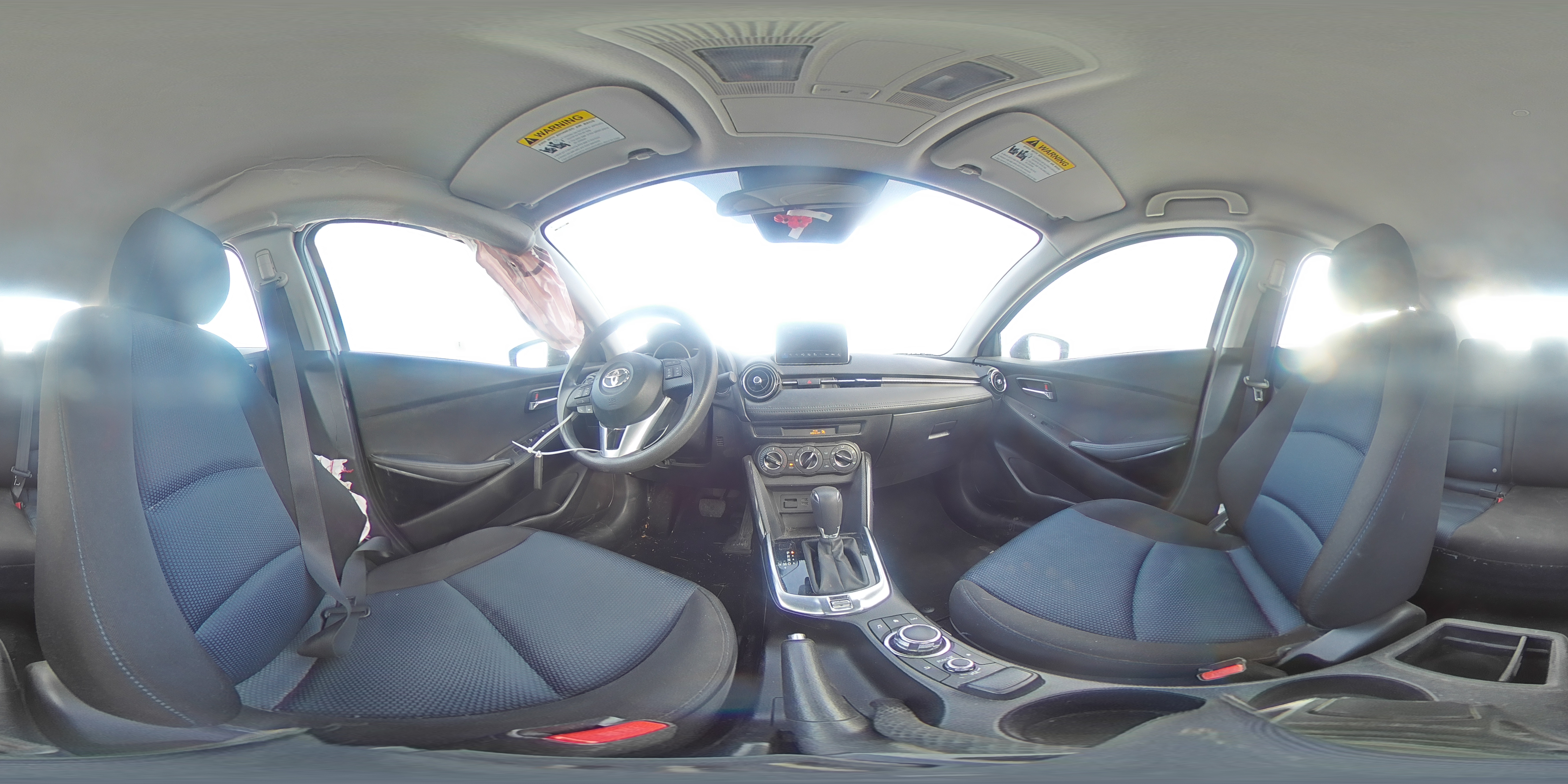 2017 Toyota Yaris - Image 13