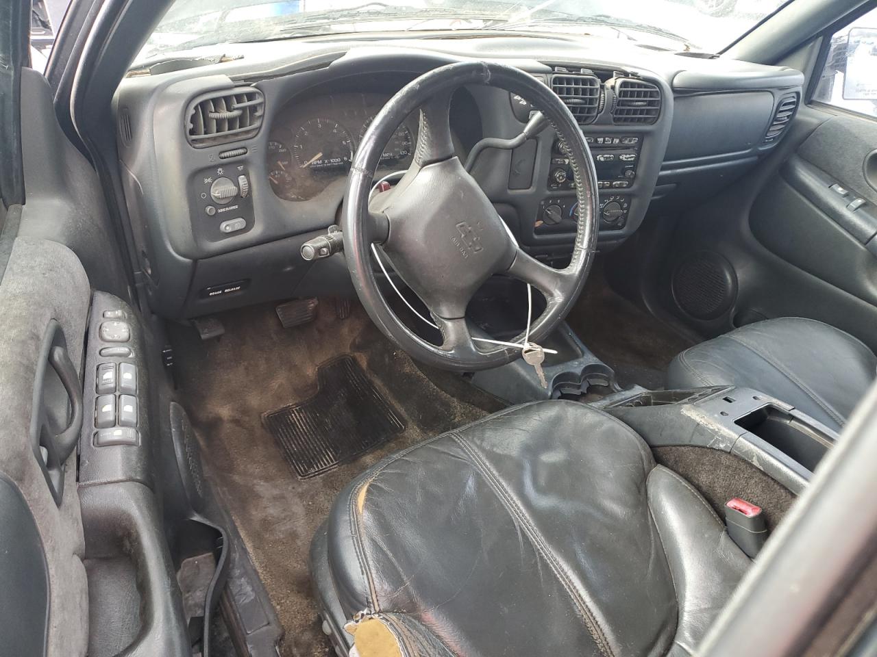 2002 Chevrolet S-10 Pickup - Image 8