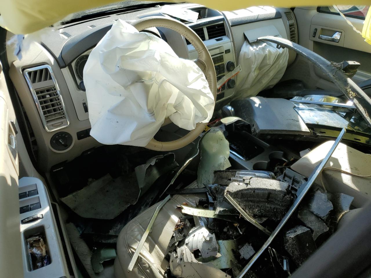 2010 Mercury Mariner - Image 8