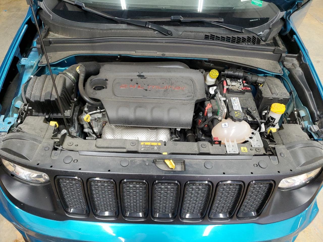 2020 Jeep Renegade - Image 12