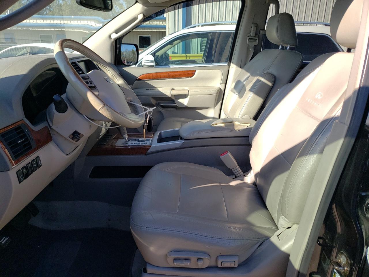 2010 Infiniti QX56 - Image 7