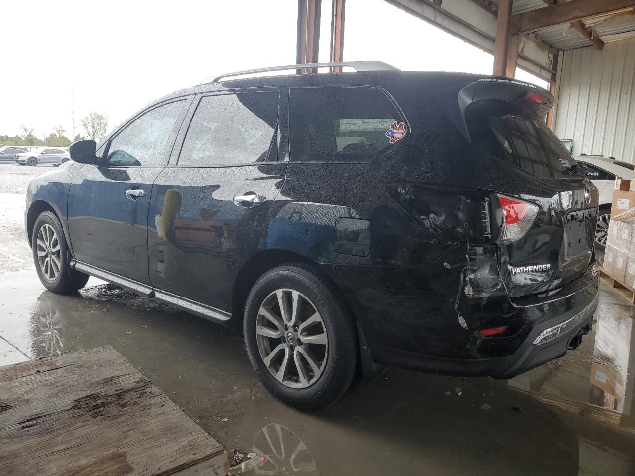 2014 Nissan Pathfinder - Image 2