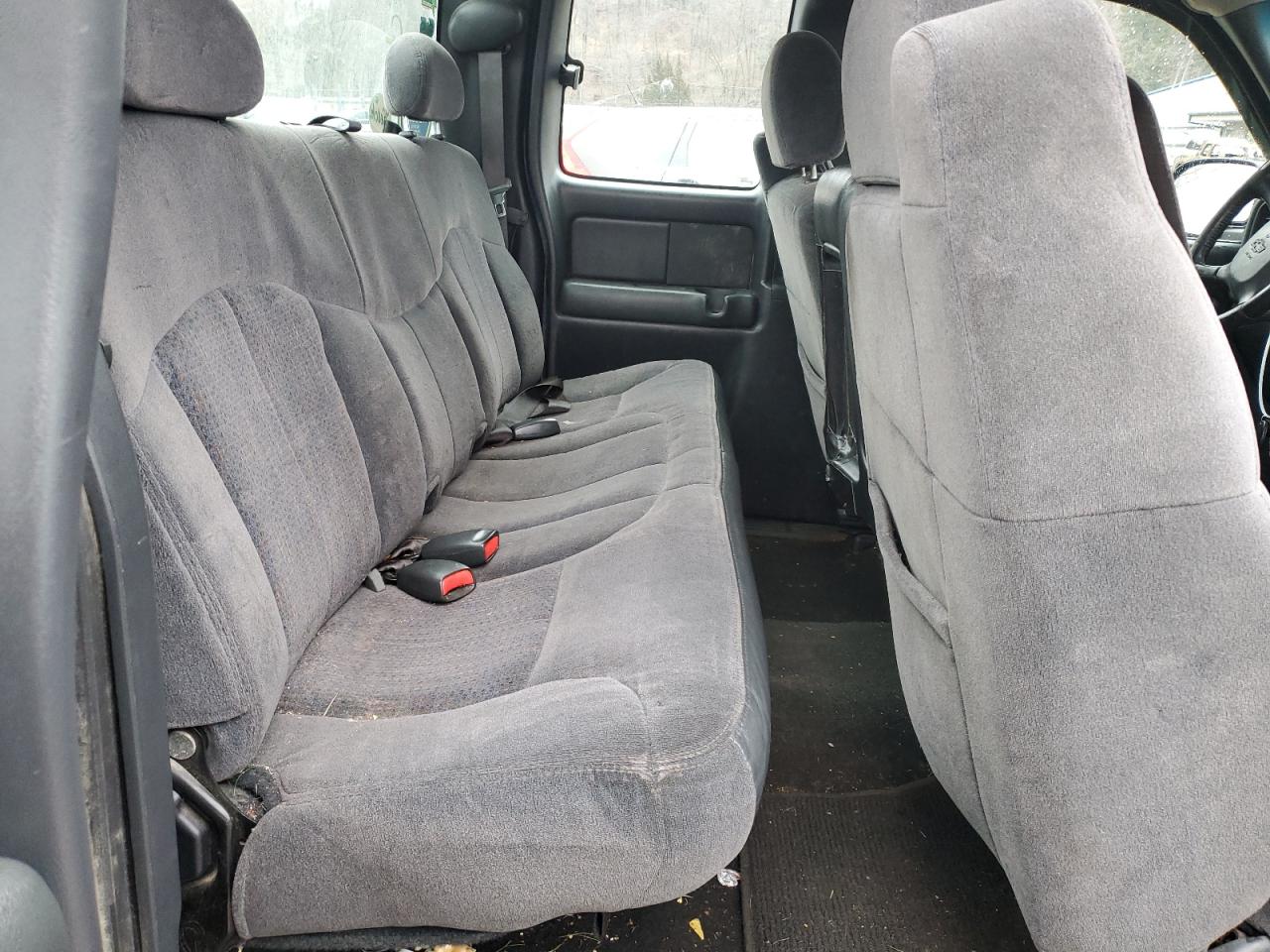 2002 Chevrolet Silverado - Image 10