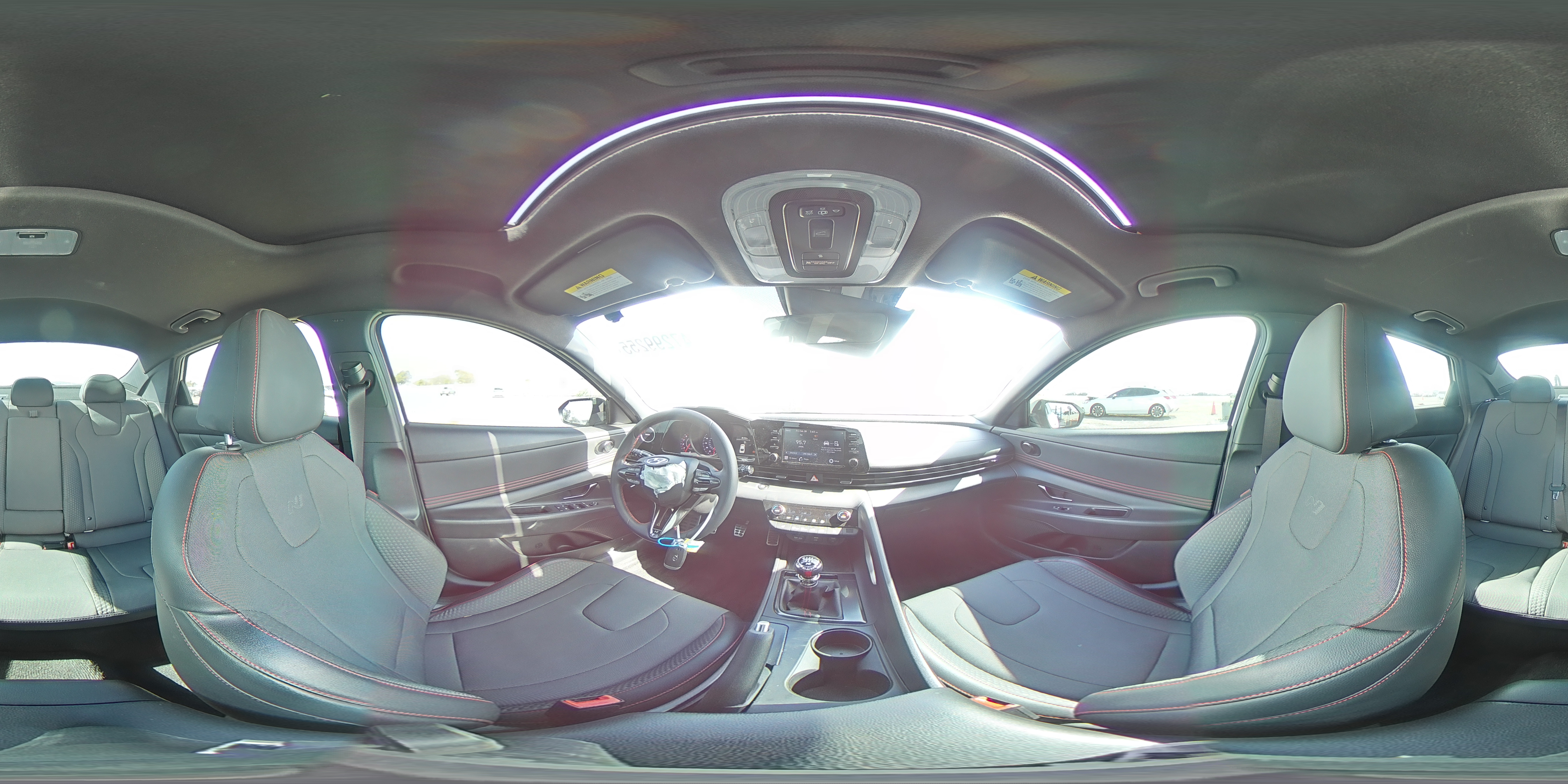 2022 Hyundai Elantra - Image 13