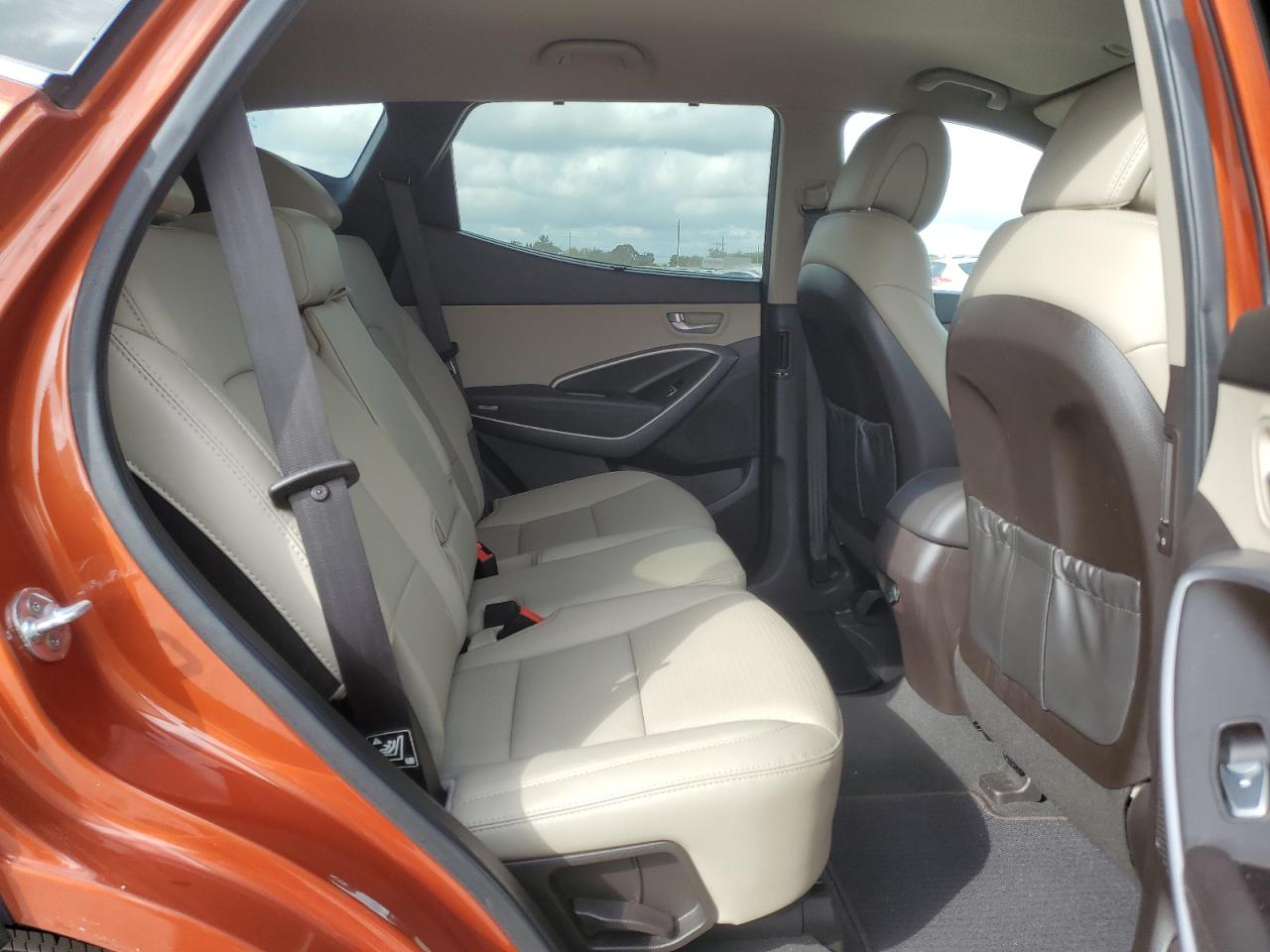 2016 Hyundai Santa Fe - Image 11