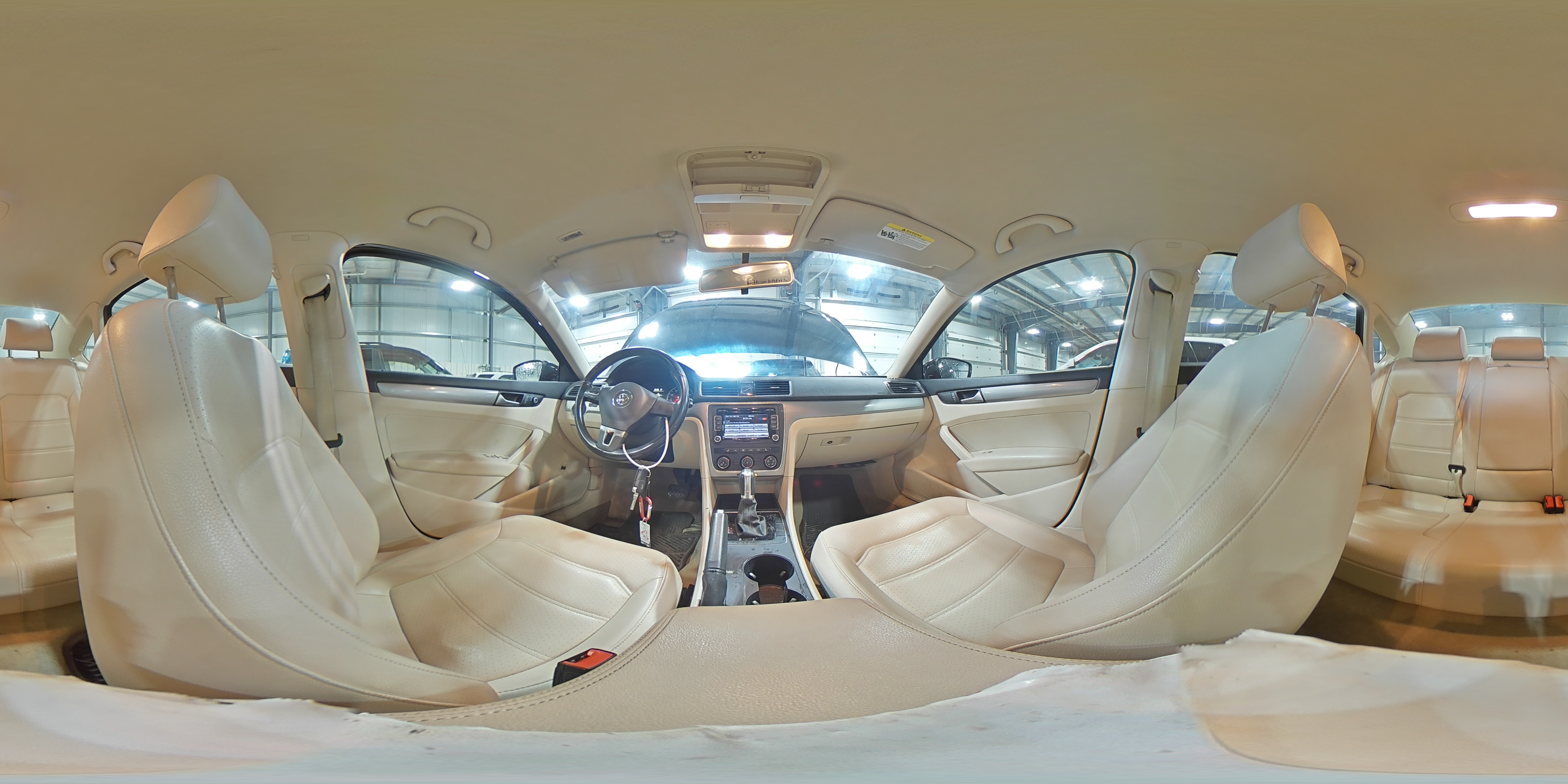 2015 Volkswagen Passat - Image 14