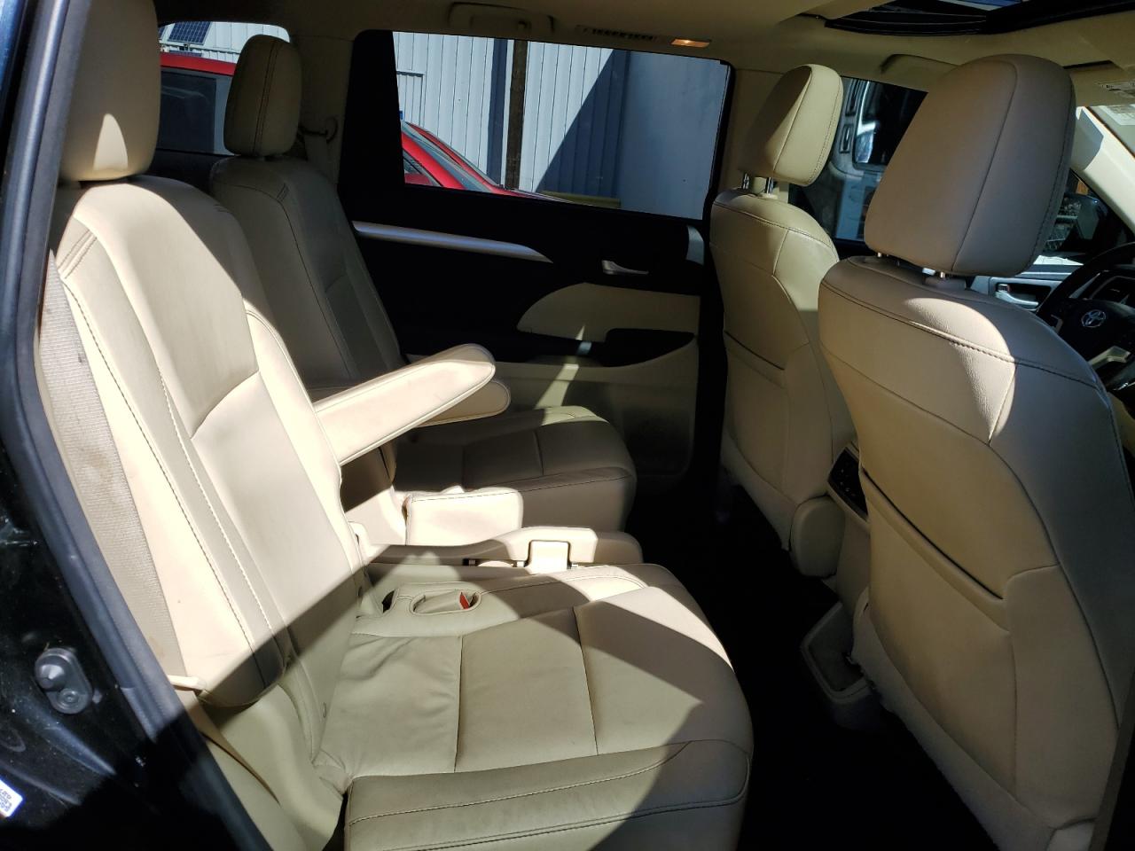 2015 Toyota Highlander - Image 11