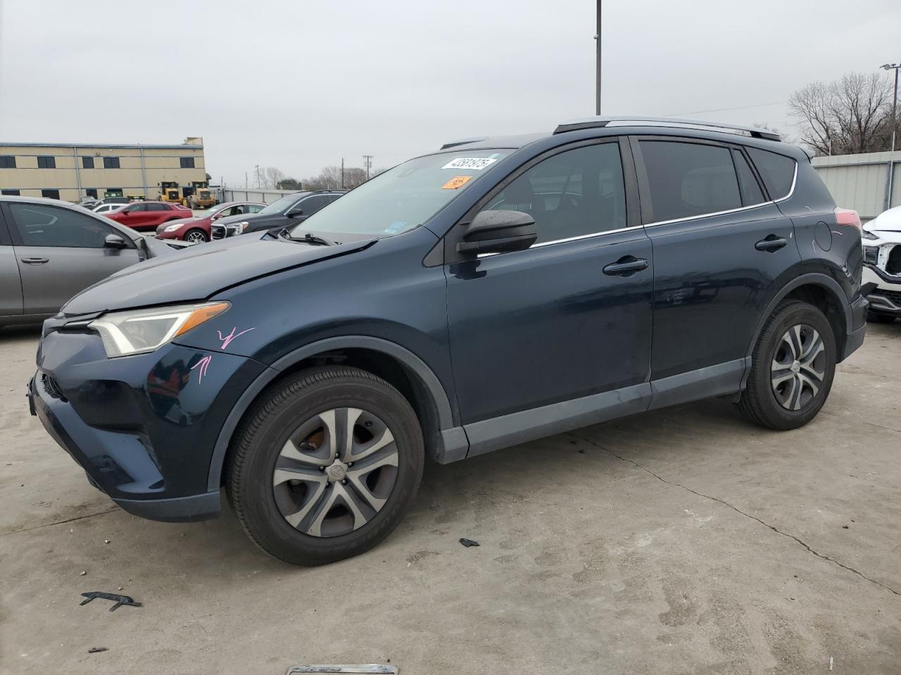 2017 Toyota Rav4 Le for Sale in Wilmer, TX - Rear End