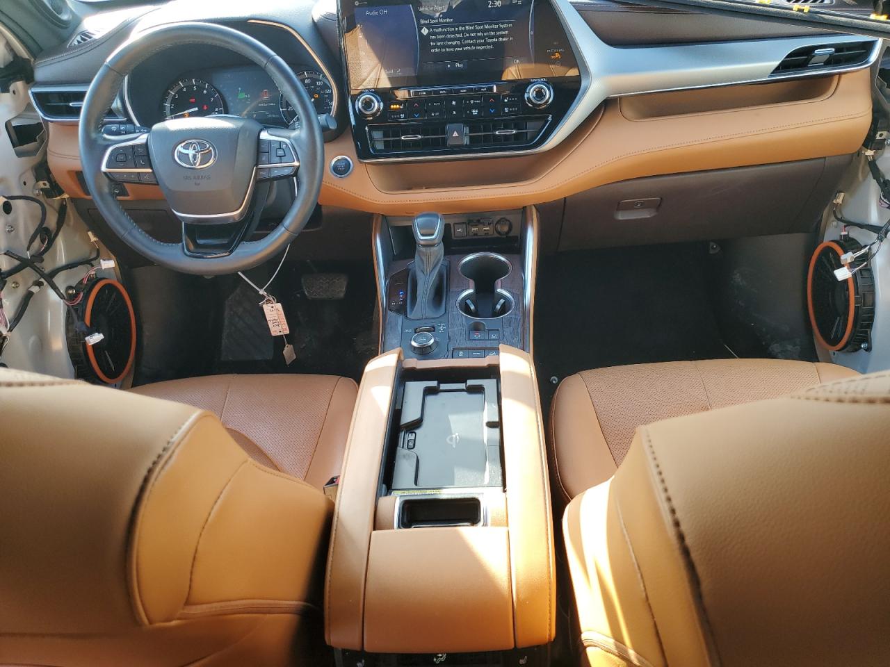 2021 Toyota Highlander - Image 8