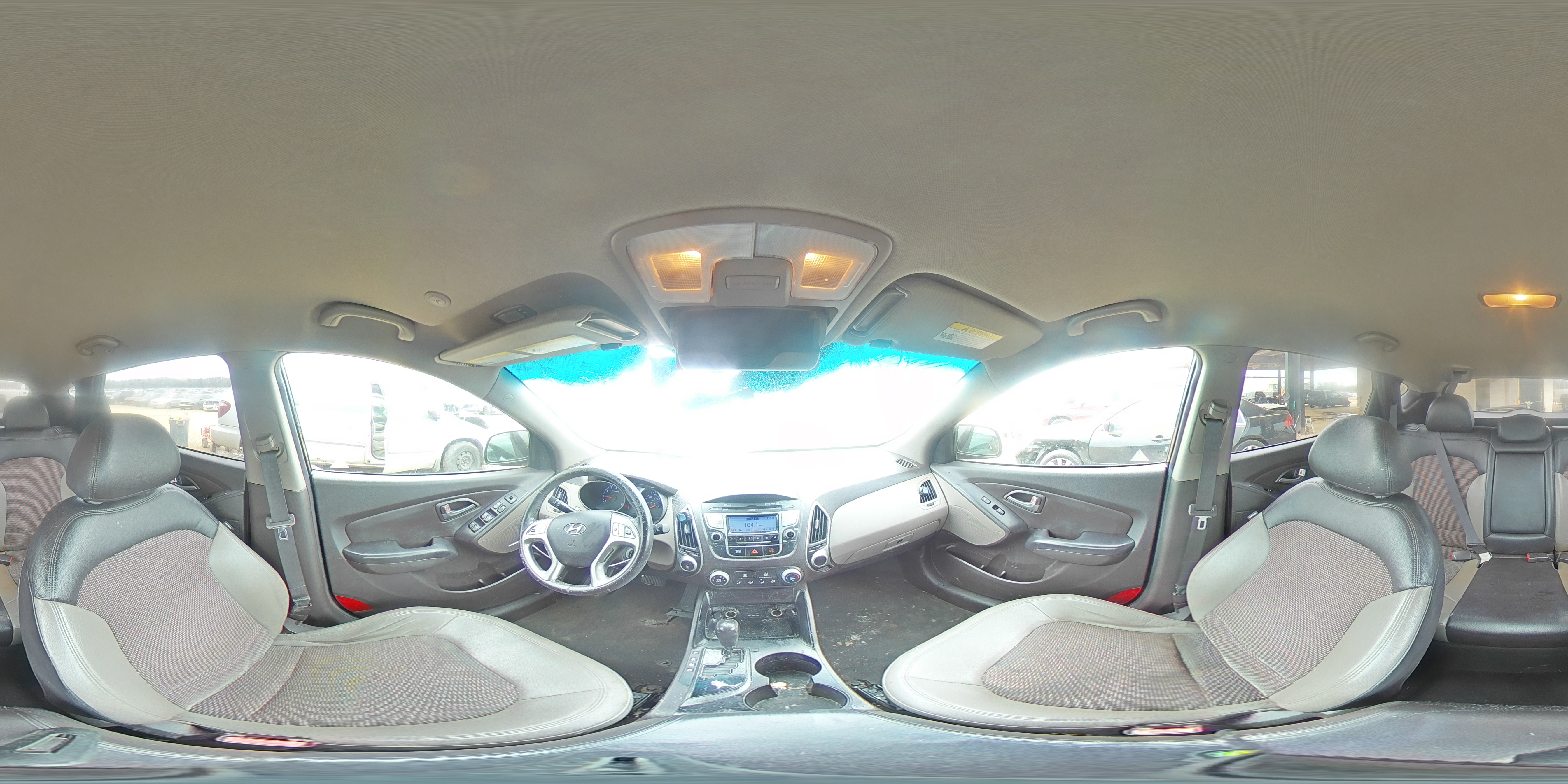 2012 Hyundai Tucson - Image 14